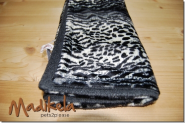 Preview: Kuscheldecke Schneetiger ohne Füllung 50 x 70 cm Preview: Kuscheldecke Schneetiger ohne Füllung 50 x 70 cm