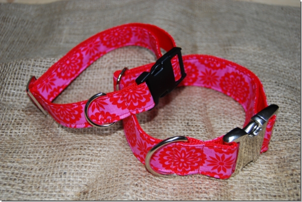Halsband Blumen rot/rosa