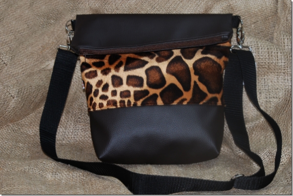 Tasche Fold Over Giraffe braun