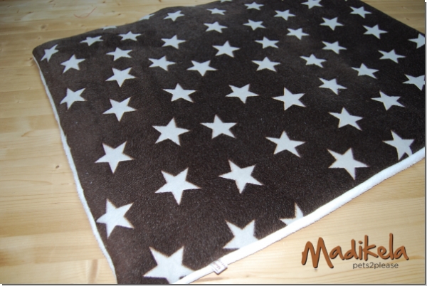 Kuschelfleecedecke Sterne braun / creme
