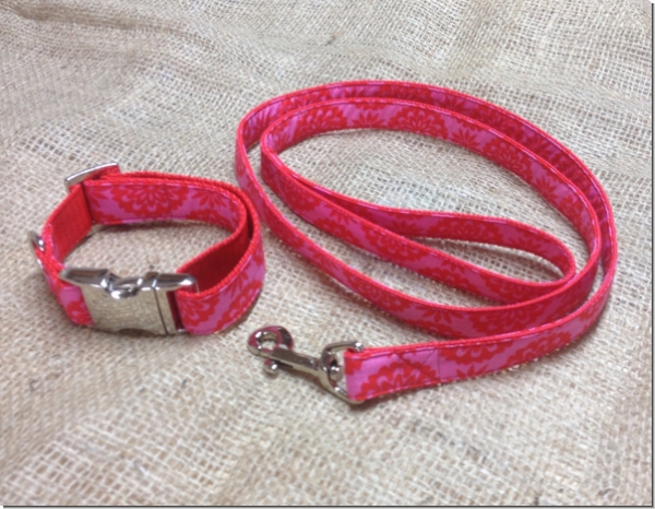 Halsband Blumen rot/rosa